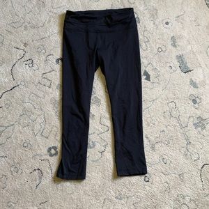 Size 4 lululemon cropped pants